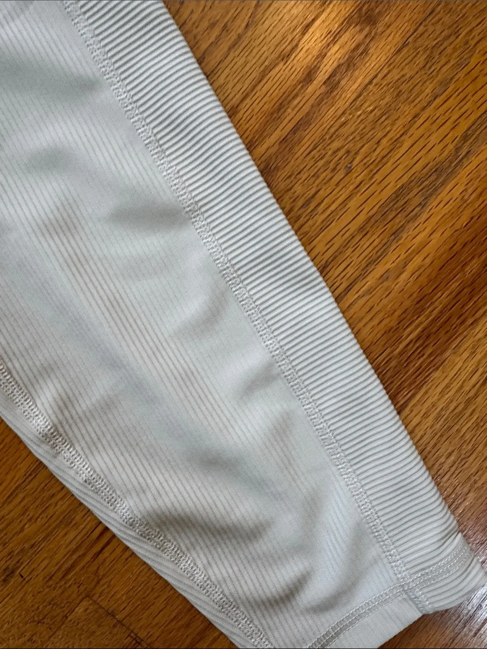 Old Navy Active Leggings, high rise with Side Panel Pockets. NEW!